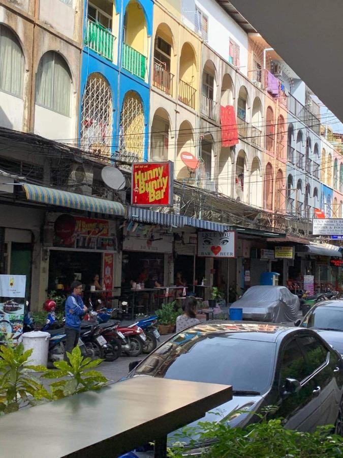 Big Moose Pattaya Hotel Exterior photo